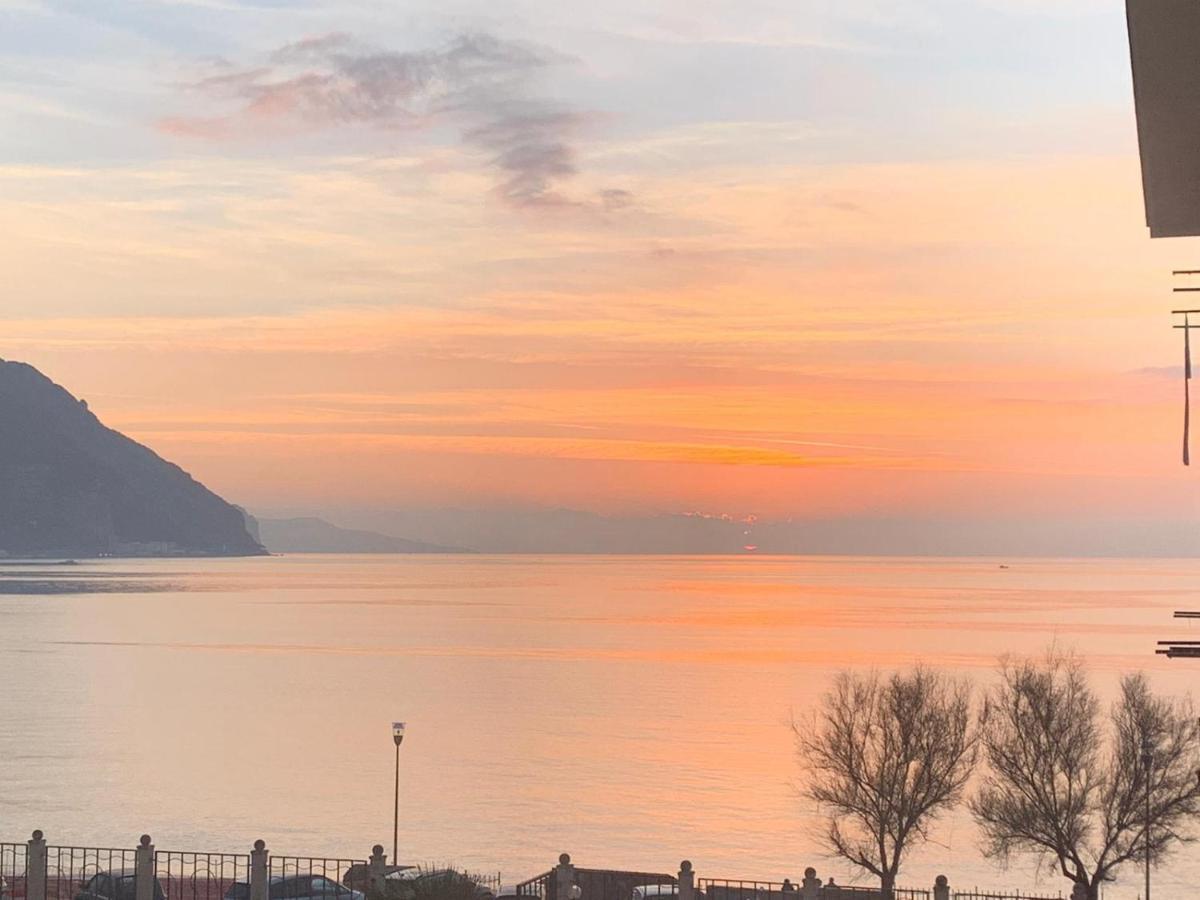 L'Aurora Guest House Castellammare di Stabia Exterior photo